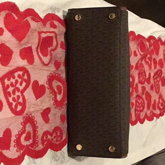 Michael Kors purse with matching wallet - Picture 4 of 8